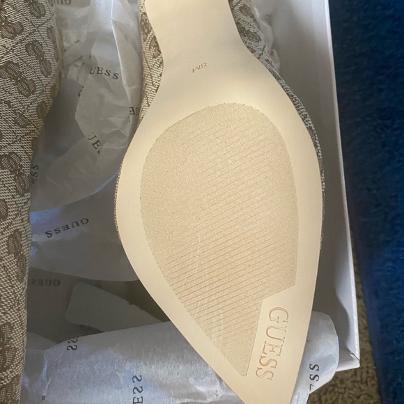 GUESS WOMEN’S heel size 8M - Picture 7 of 9